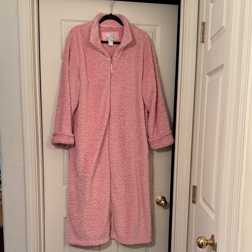 Oscar de la Renta Pink Fleece long Robe EUC